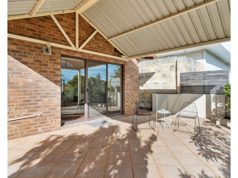 2/242 Coode Street, Como WA 6152