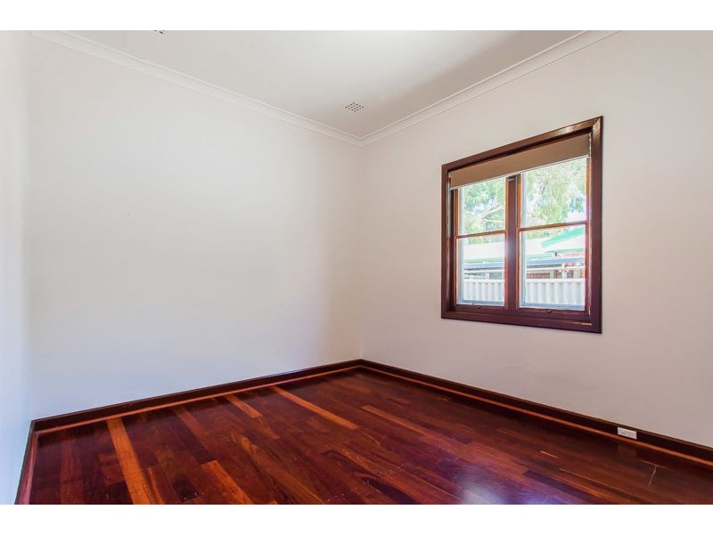 54 Hillview Terrace, St James WA 6102