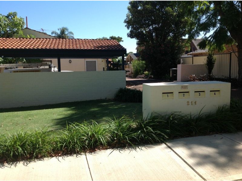 2/211 Labouchere Road, Como WA 6152