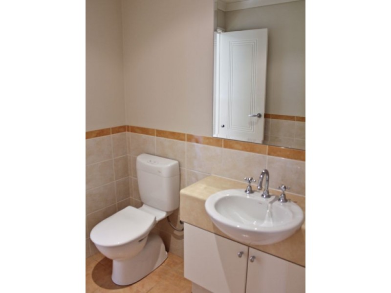 35 Edgewater Road, Salter Point WA 6152