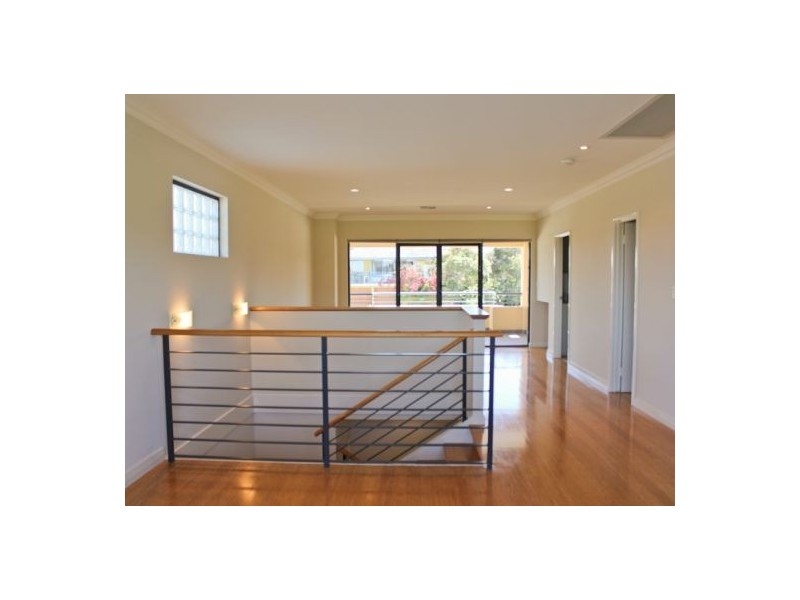 35 Edgewater Road, Salter Point WA 6152