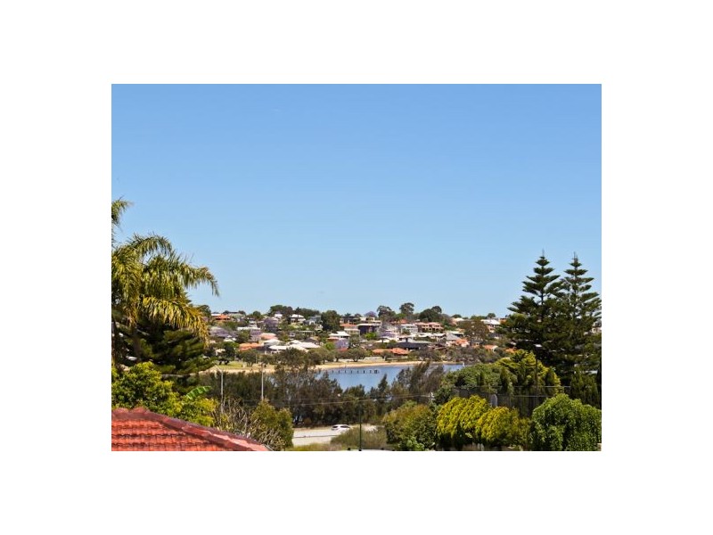 35 Edgewater Road, Salter Point WA 6152