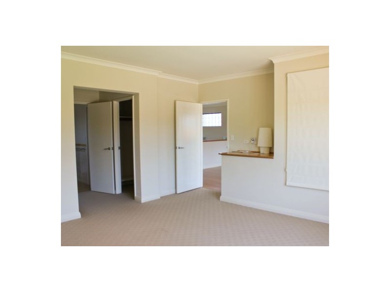 35 Edgewater Road, Salter Point WA 6152