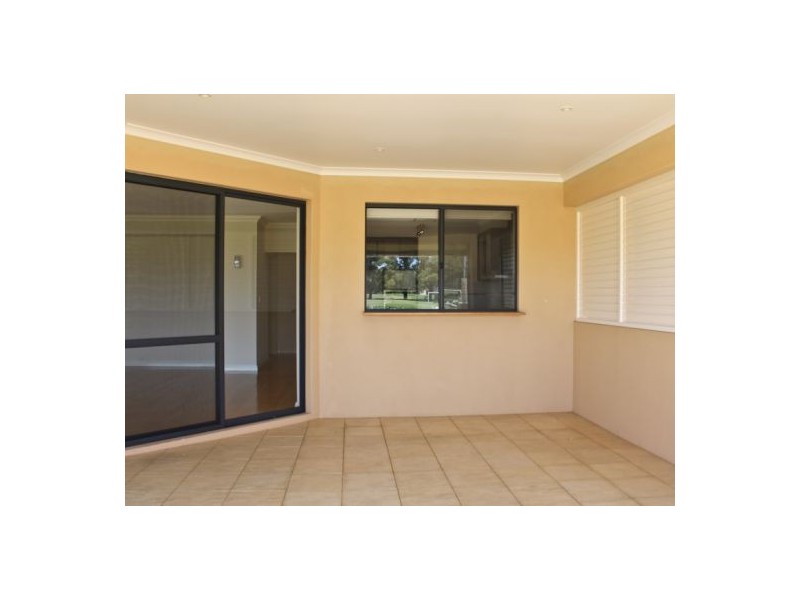 35 Edgewater Road, Salter Point WA 6152