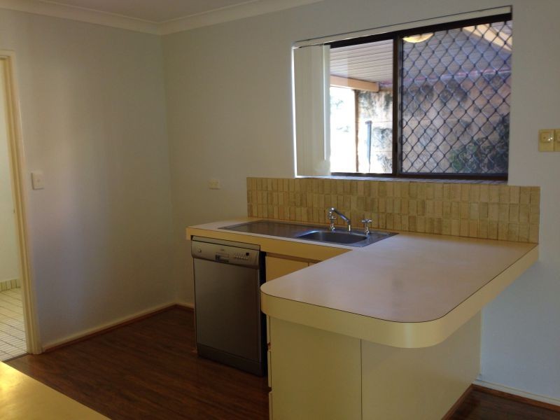 2/39 Robert Street, Como WA 6152