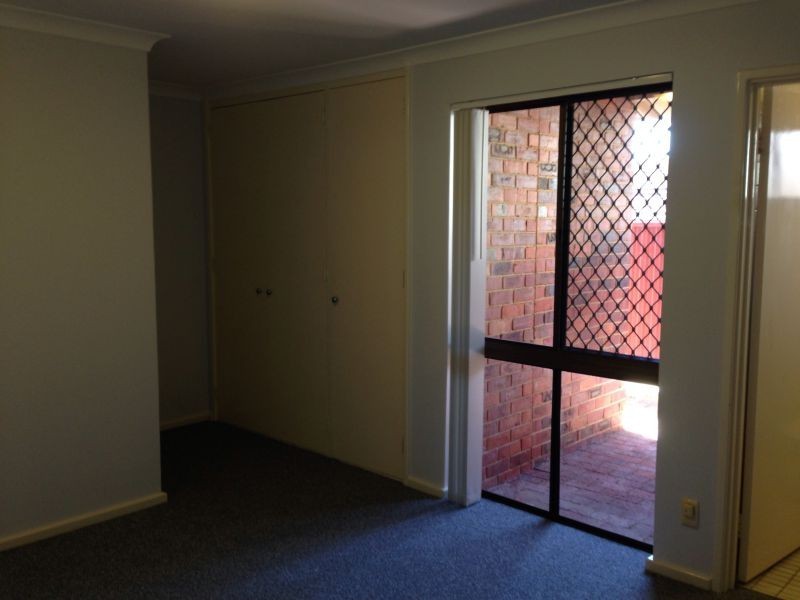 2/39 Robert Street, Como WA 6152