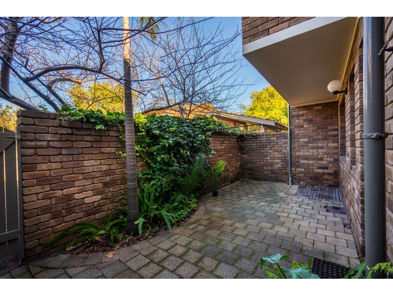 4/1-3 Macleod Road, Applecross WA 6153
