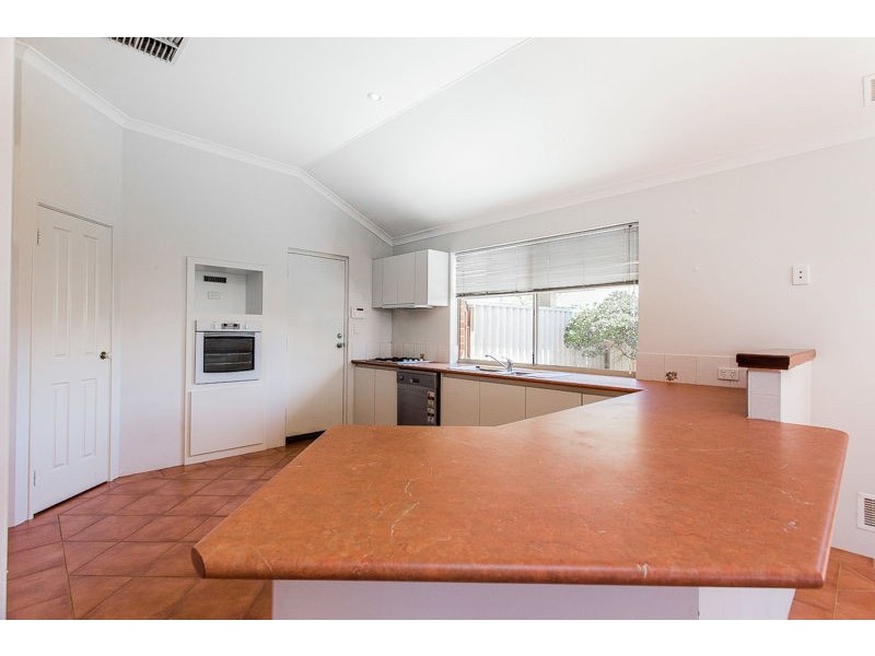 2/68 Edgecumbe Street, Como WA 6152