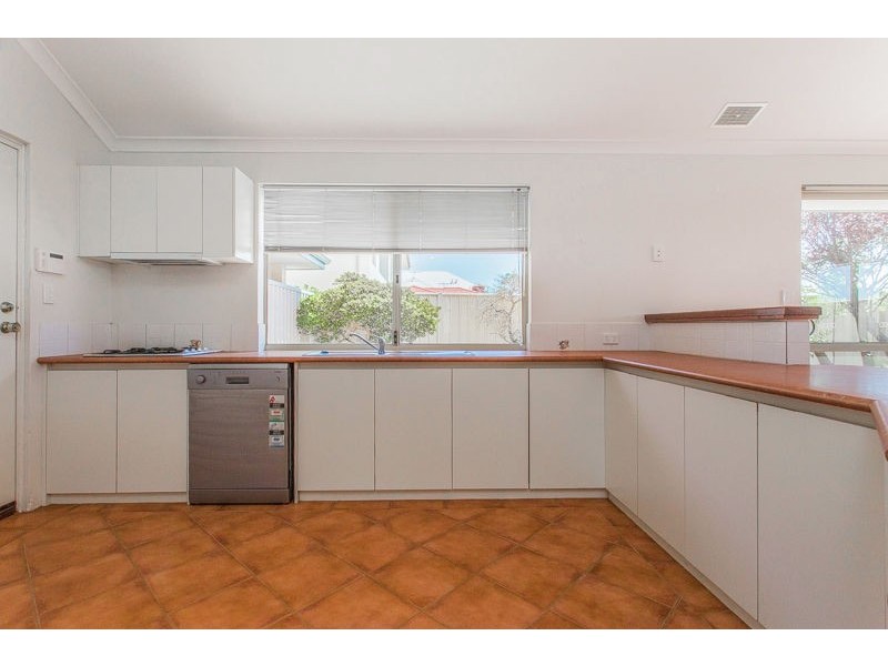 2/68 Edgecumbe Street, Como WA 6152