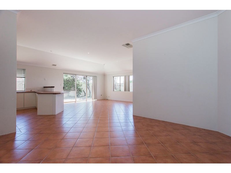 2/68 Edgecumbe Street, Como WA 6152