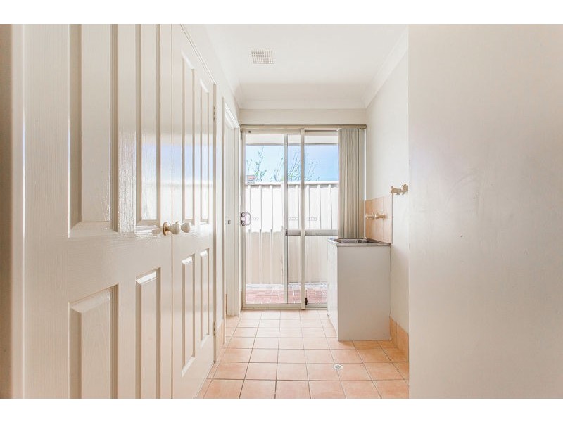 2/68 Edgecumbe Street, Como WA 6152