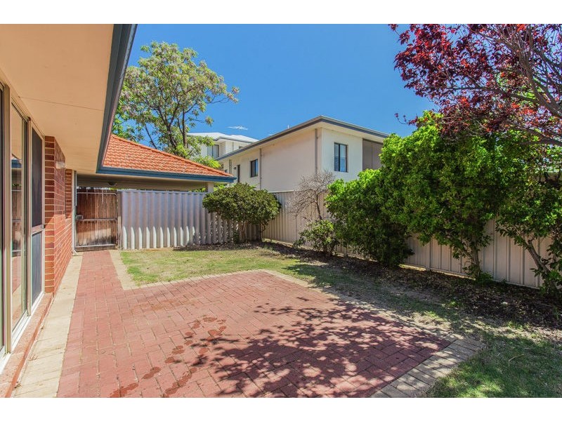 2/68 Edgecumbe Street, Como WA 6152