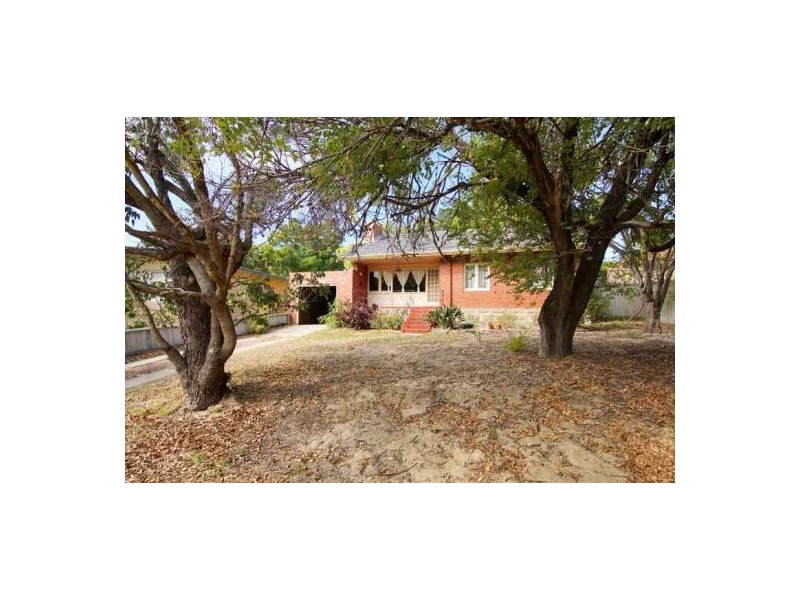 11 Rogerson Road, Mount Pleasant WA 6153