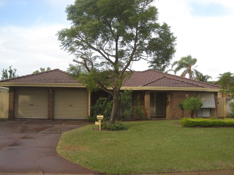 60 Elderfield Road, Waterford WA 6152