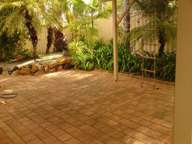 8B Strickland Street, Ardross WA 6153