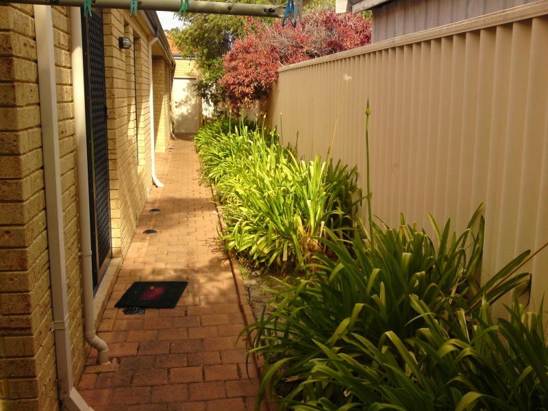 8B Strickland Street, Ardross WA 6153