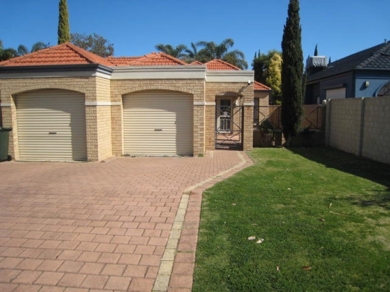 8B Strickland Street, Ardross WA 6153