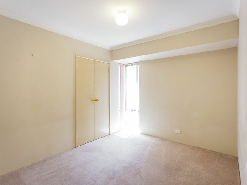 1/15 Pitt Street, St James WA 6102