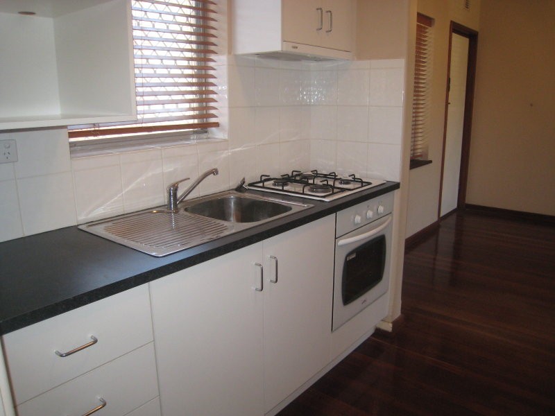 2/35 Robert Street, Como WA 6152