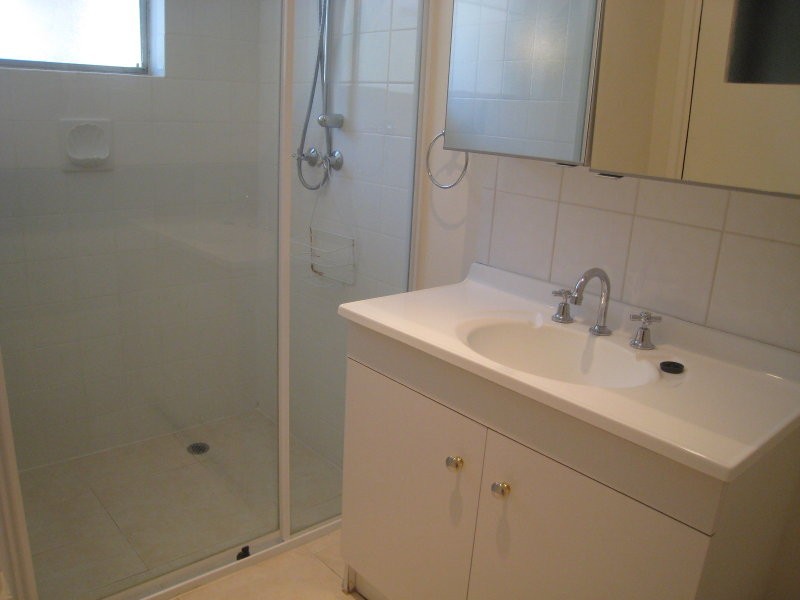 2/35 Robert Street, Como WA 6152