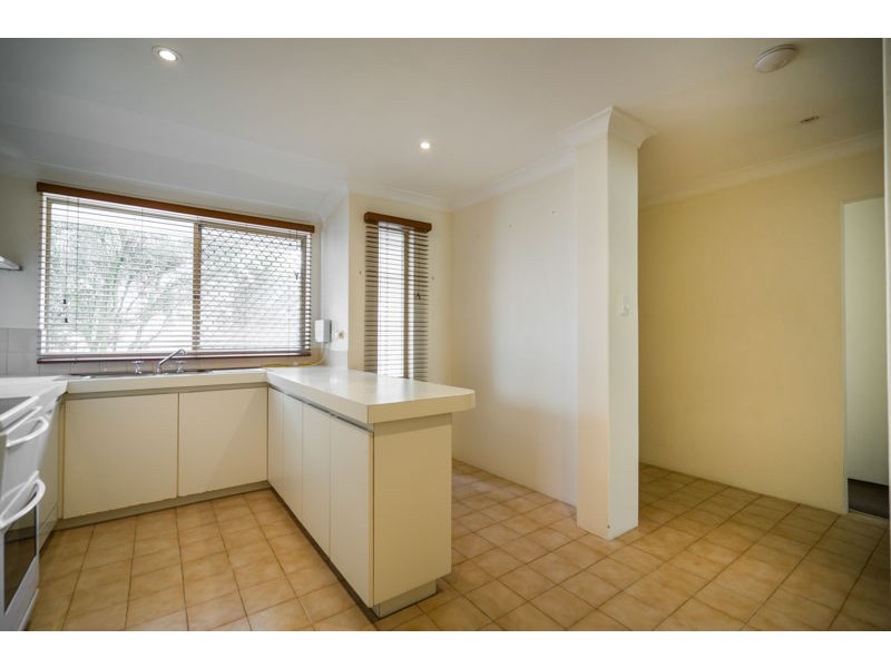 4/140 Gwenyfred Road, Kensington WA 6151