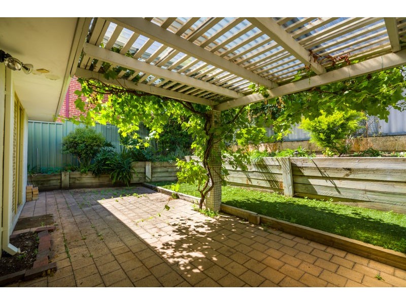 4/140 Gwenyfred Road, Kensington WA 6151