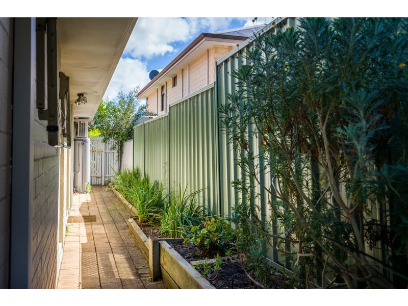 4/140 Gwenyfred Road, Kensington WA 6151