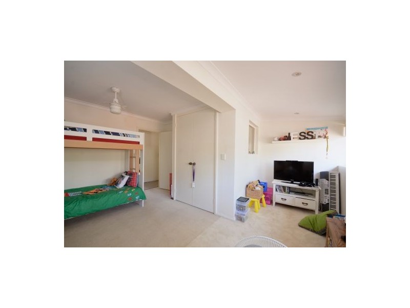 2/31 Robert Street, Como WA 6152
