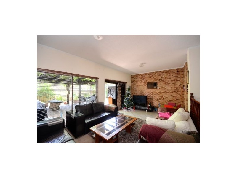 2/31 Robert Street, Como WA 6152