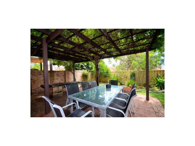 2/31 Robert Street, Como WA 6152