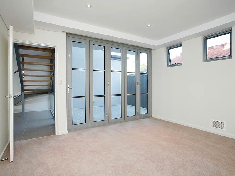 2/111 Summers Street, Perth WA 6000