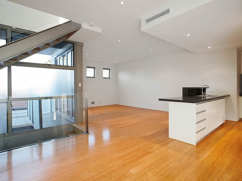 2/111 Summers Street, Perth WA 6000