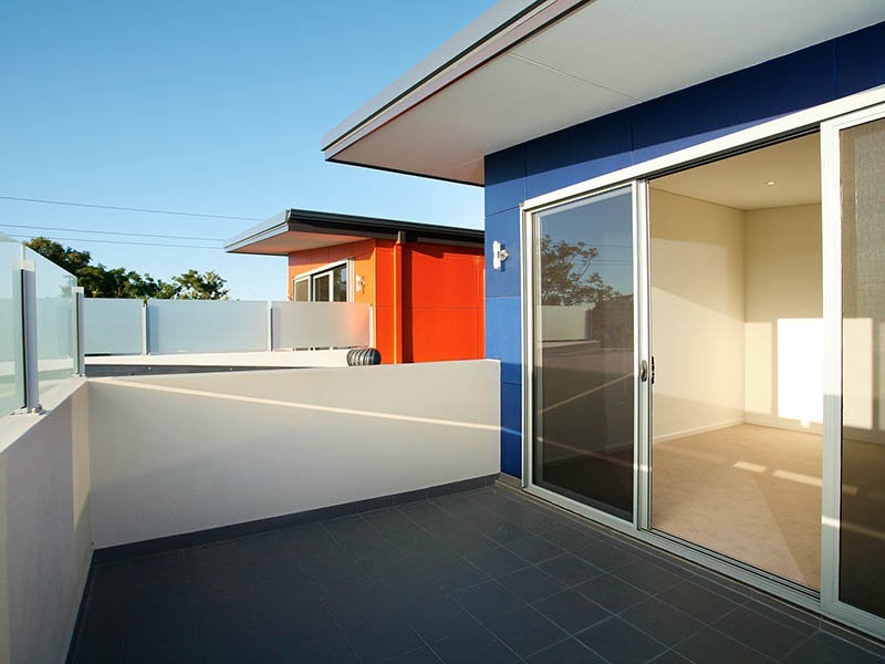 2/111 Summers Street, Perth WA 6000