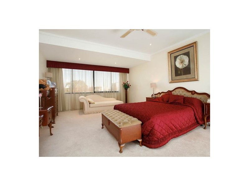 4/100  Mill Point Road, South Perth WA 6151