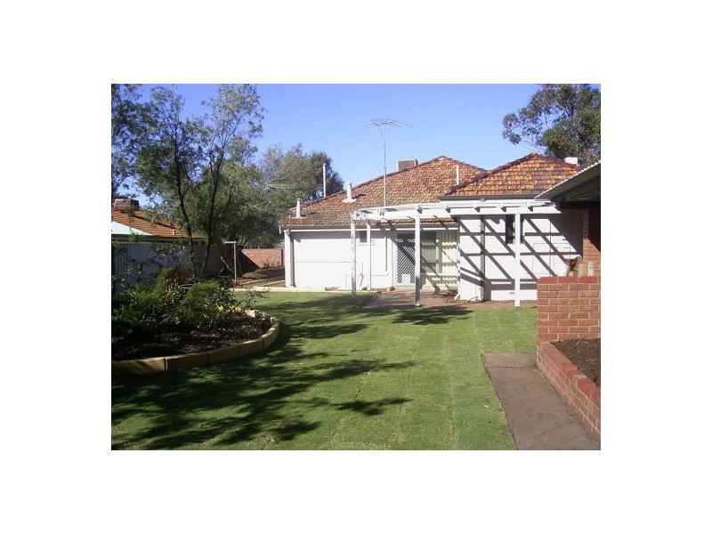 18 Bruning Road, Manning WA 6152