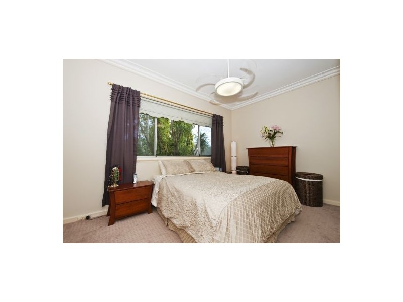 12 Davilak Crescent, Manning WA 6152