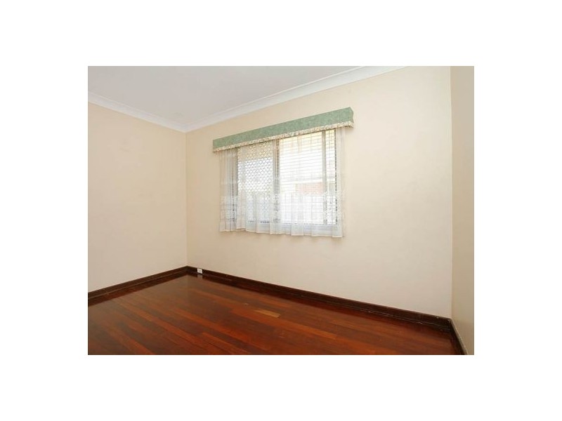 73 Henley Street, Manning WA 6152