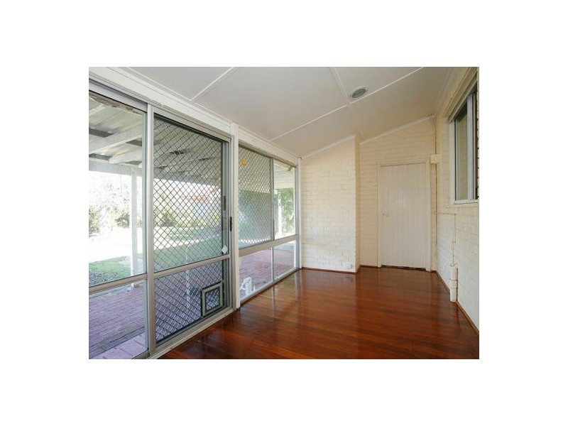73 Henley Street, Manning WA 6152