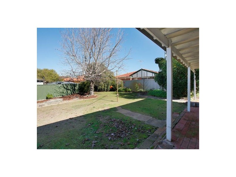 73 Henley Street, Manning WA 6152