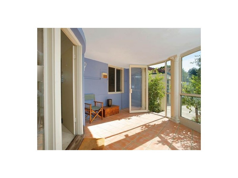 1 Lansdowne Road, Kensington WA 6151