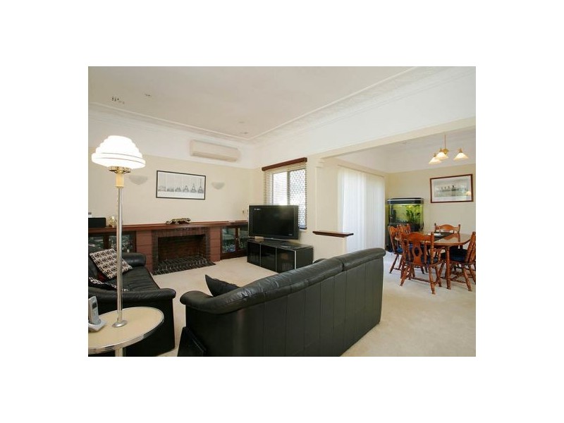 1 Lansdowne Road, Kensington WA 6151