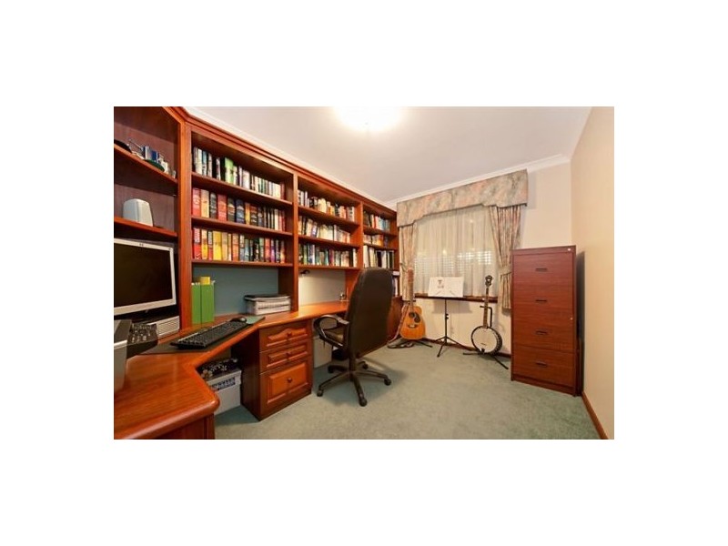 15 Smith Crescent, High Wycombe WA 6057