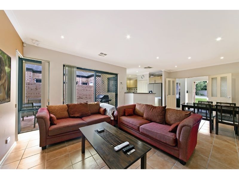 9 Talbot Avenue, Como WA 6152