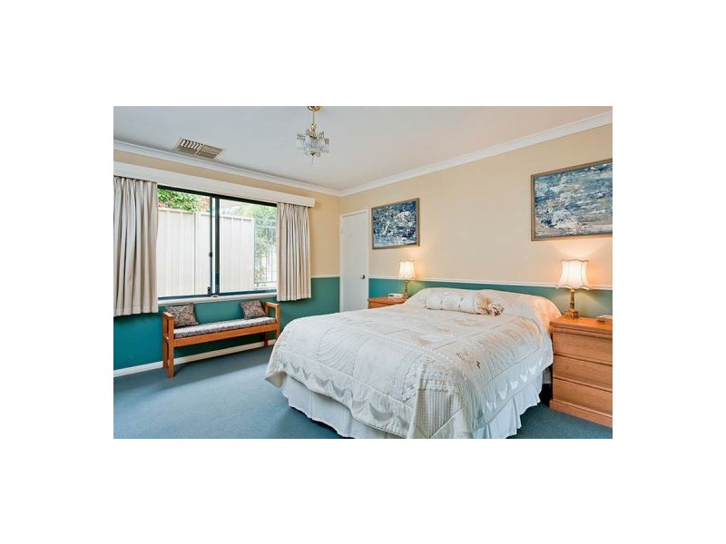 16 Bickley Crs, Manning WA 6152