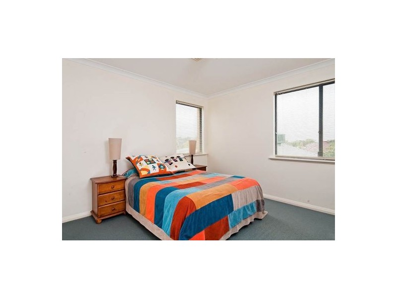 16 Bickley Crs, Manning WA 6152