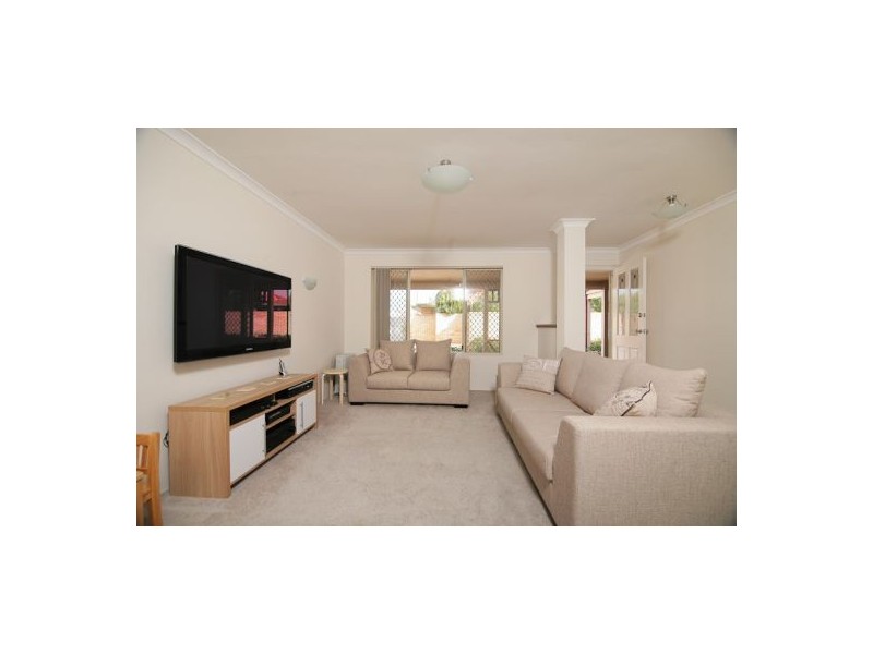 68B Cloister Ave, Manning WA 6152