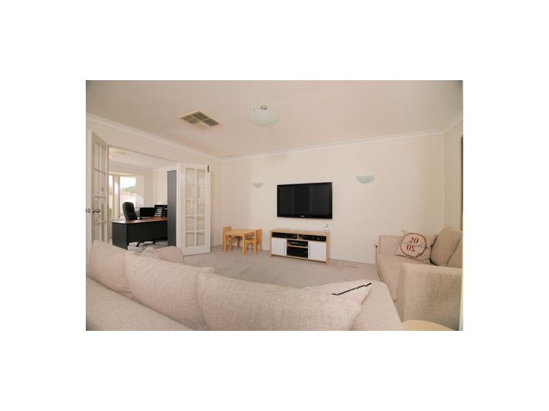 68B Cloister Ave, Manning WA 6152