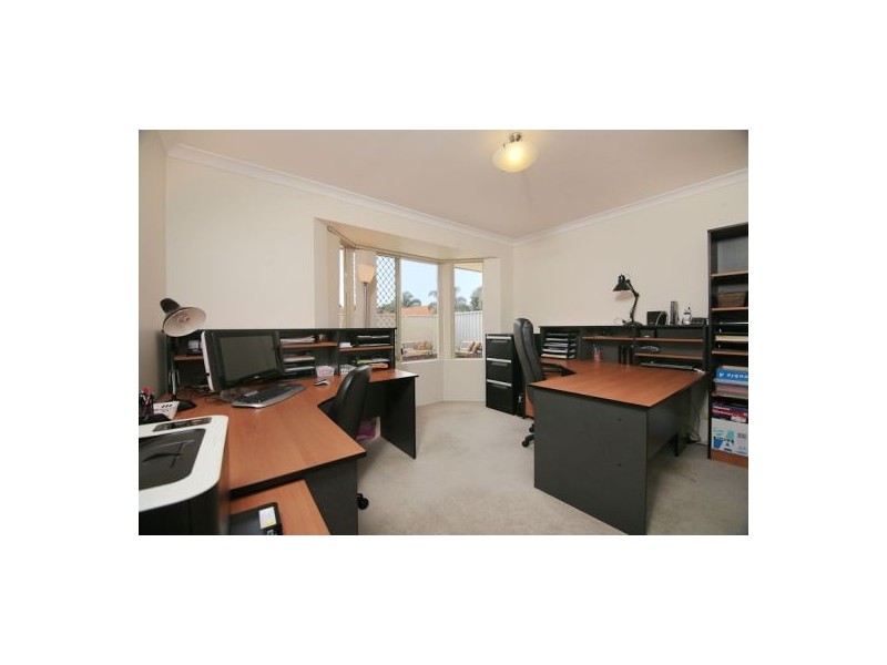 68B Cloister Ave, Manning WA 6152