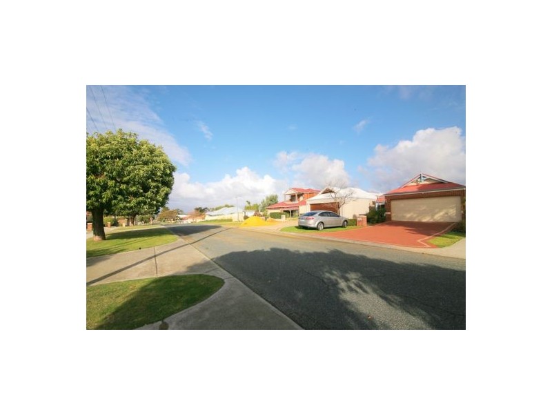 68B Cloister Ave, Manning WA 6152