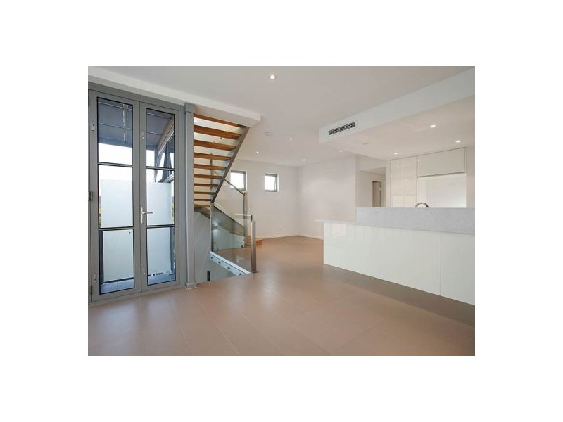 6/111 Summers Street, Perth WA 6000